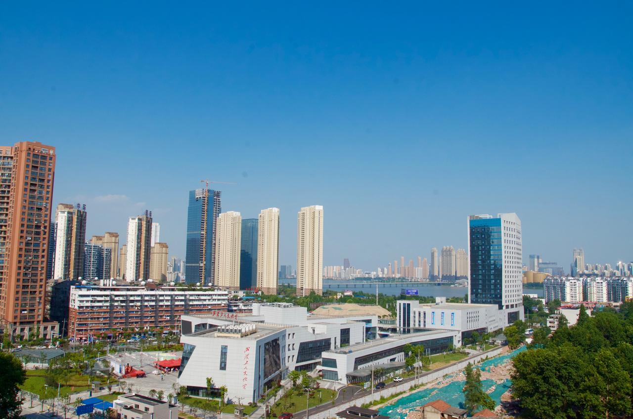 Metropolo, Wuhan, Wuchang Jiangtan Jiyuqiao Subway Station Экстерьер фото